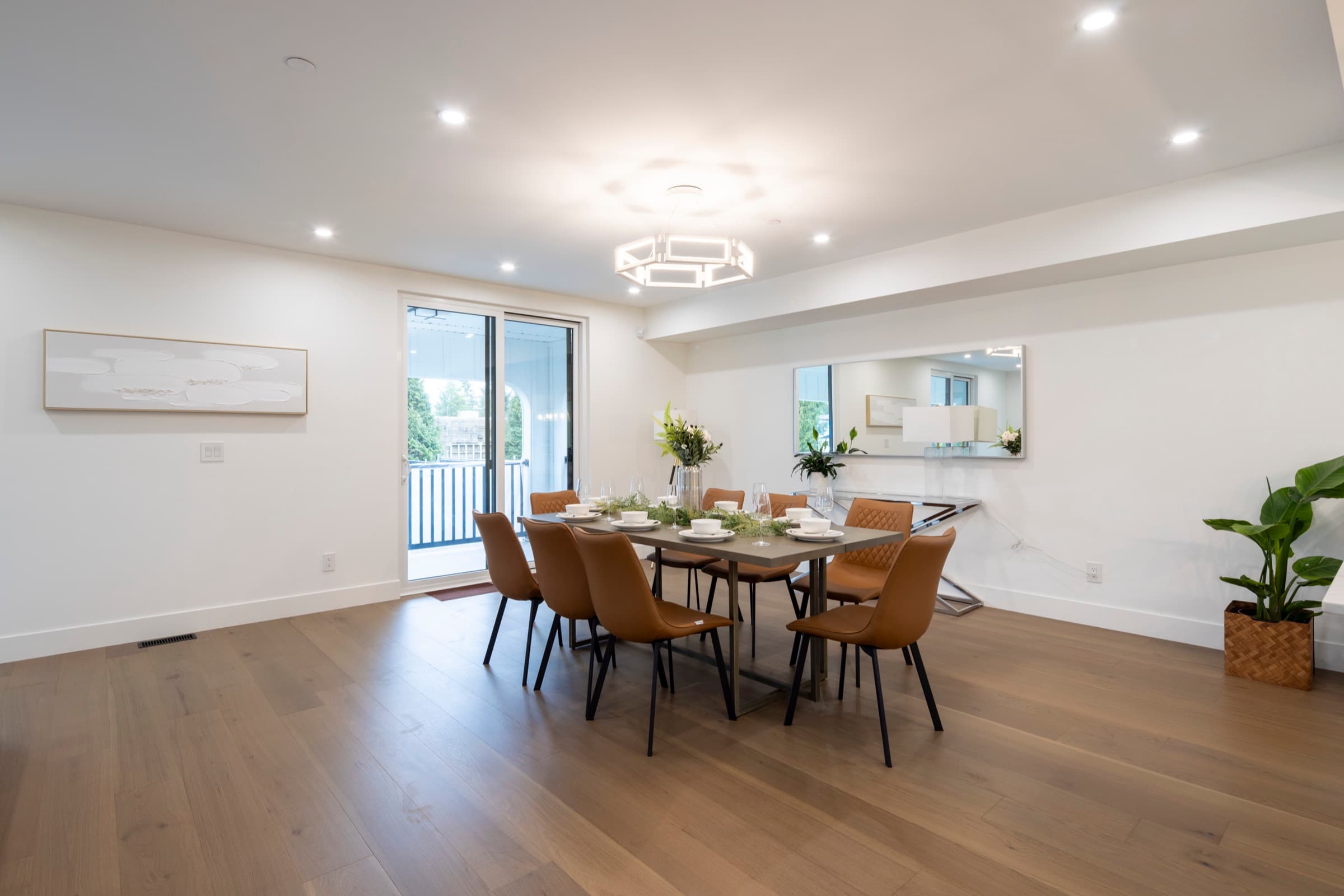 Maple Ridge Residence — view 4