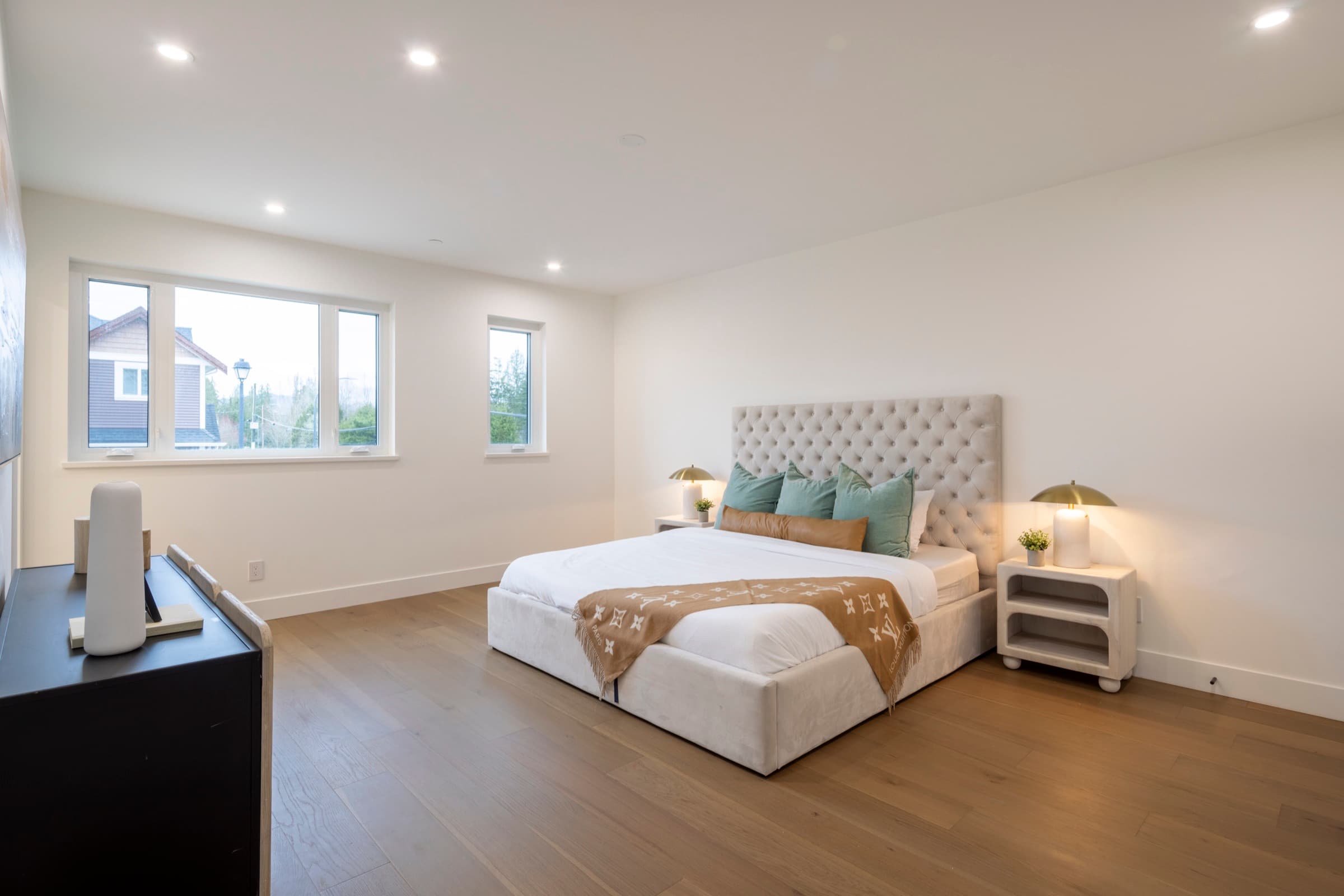 Maple Ridge Residence — view 7