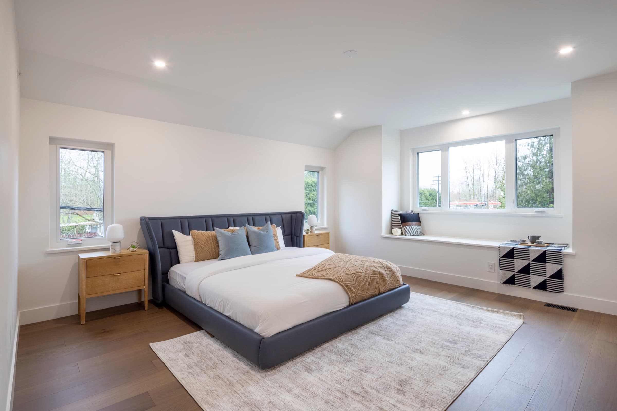 Maple Ridge Residence — view 10